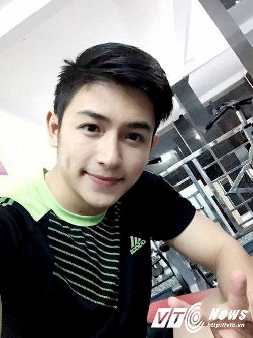 Chan dung hot boy mac quan phuc don tim bao co gai-Hinh-9